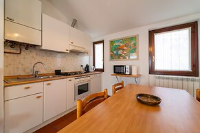 Marigold Apartment by Wonderful Italy