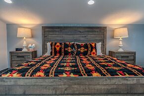 Waylon In The Hill Country - Hacienda Amor