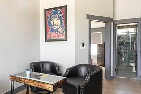 Waylon In The Hill Country - Hacienda Amor