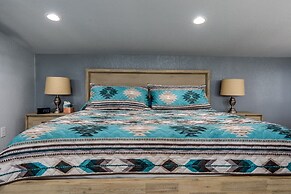 Waylon In The Hill Country - Hacienda Amor