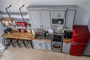 Willie In the Hill Country - Hacienda Amor