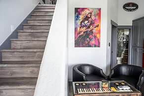 Miranda In The Hill Country - Hacienda Amor