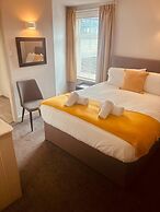 OYO The Croppers Arms