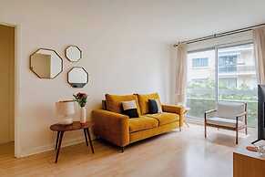 Paris Arsonval Design Residence