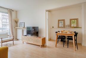 Paris Arsonval Design Residence