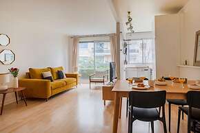 Paris Arsonval Design Residence