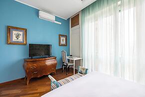 Blue Tea Flat at Piazza Carità