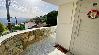 Yiayia Loukia Cottage