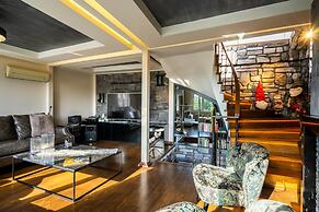 Bosphorus View Duplex w Terrace in Ortakoy