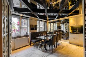 Bosphorus View Duplex w Terrace in Ortakoy