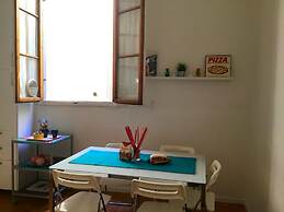 Neri 33 in Firenze With 3 Bedrooms and 2 Bathrooms