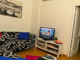 Neri 33 in Firenze With 3 Bedrooms and 2 Bathrooms