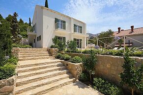 Hedera Estate, Villa Hedera Xviii