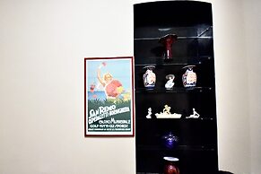 De Angelis Central House