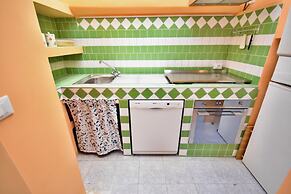 De Angelis Central House