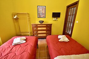 De Angelis Central House