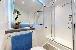 Student Only Canvas Walthamstow