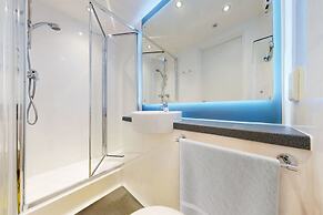 Student Only Canvas Walthamstow