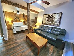 Bear Cave in Shaver Lake