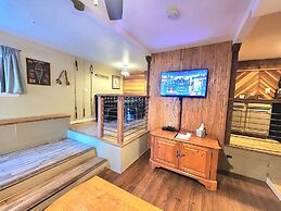 Bear Cave in Shaver Lake