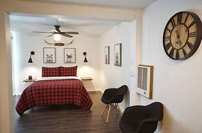 Fox Den Suite in Shaver Lake