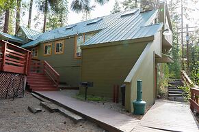 Hawks Nest in Shaver Lake