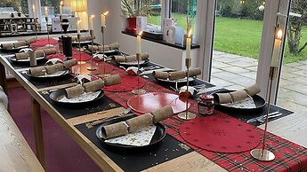 Tranquil Retreat at Oak Lodge - Swimming Pool