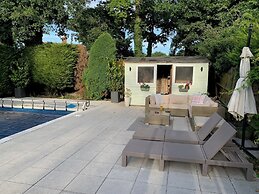 Tranquil Retreat at Oak Lodge - Swimming Pool