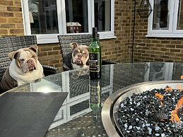 Tranquil Retreat at Oak Lodge - Swimming Pool