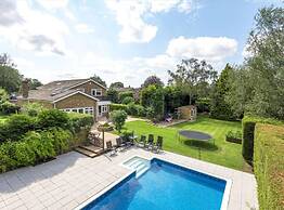 Tranquil Retreat at Oak Lodge - Swimming Pool