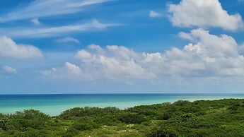 Corcomoran Luxury Beachfront house