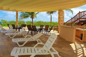 Corcomoran Luxury Beachfront house