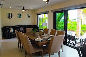 Corcomoran Luxury Beachfront house