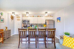 Ocean View  Condo with 2 double beds and Parking