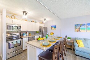 Ocean View  Condo with 2 double beds and Parking