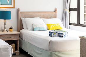 Ocean View  Condo with 2 double beds and Parking