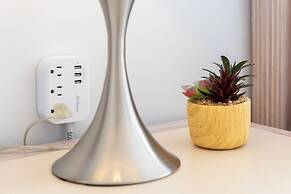 Ocean View  Condo with 2 double beds and Parking