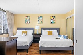 Ocean View  Condo with 2 double beds and Parking