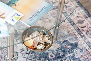 Ocean View  Condo with 2 double beds and Parking