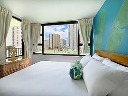 Ocean View  Condo with 2 double beds and Parking