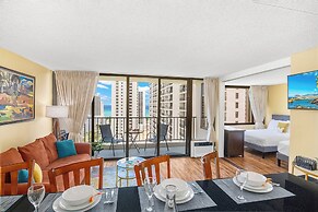 Ocean View  Condo with 2 double beds and Parking