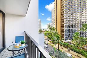 Ocean View  Condo with 2 double beds and Parking