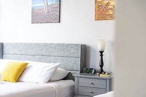 Ocean View  Condo with 2 double beds and Parking