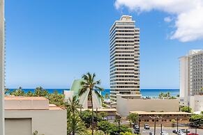 Ocean View  Condo with 2 double beds and Parking