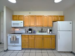 Ocean View  Condo with 2 double beds and Parking