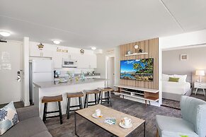 Ocean View  Condo with 2 double beds and Parking