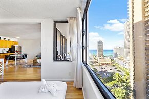 Ocean View  Condo with 2 double beds and Parking