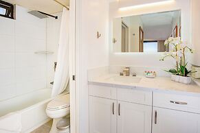 Ocean View  Condo with 2 double beds and Parking