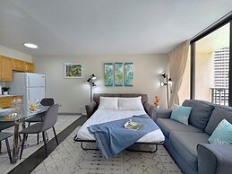 Ocean View  Condo with 2 double beds and Parking