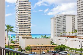 Ocean View  Condo with 2 double beds and Parking